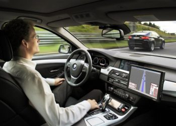 На дорогах Німеччини з'явився перший автомобіль-робот від BMW
