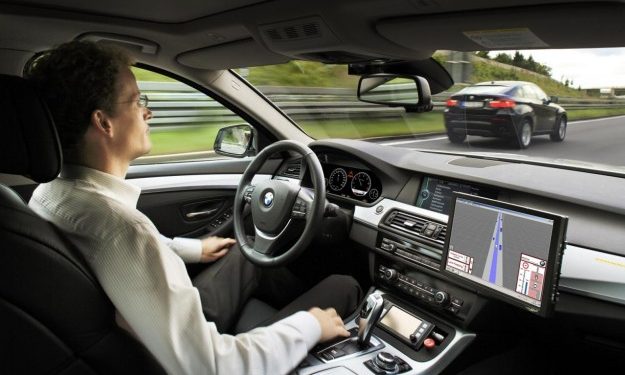 На дорогах Німеччини з'явився перший автомобіль-робот від BMW