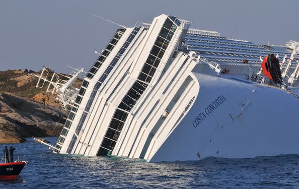 Первые росийские туристы Costa Concordia вылетели из Италии в Росию