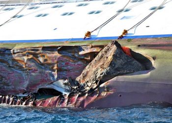 Первые росийские туристы Costa Concordia вылетели из Италии в Росию