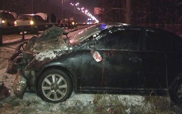 На Бориспольской трассе несколько перевернулась Toyota
