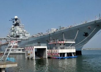 Український авіаносець перетворили на плаваючий готель класу люкс