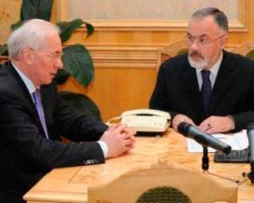 Азаров против «продавливания» законопроекта о высшем образовании