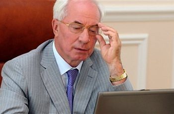 Азаров сообщил на Facebook о возможности возить газ из Европы.