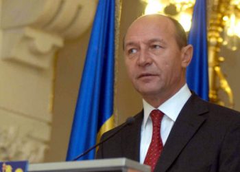 В Румынии требуют отставки президента