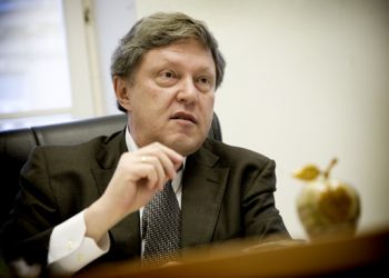 Явлинский через суд будет добиваться участия в выборах