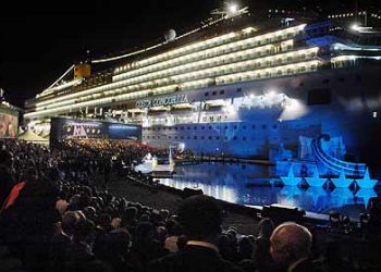 На Costa Concordia погибло уже 16 человек