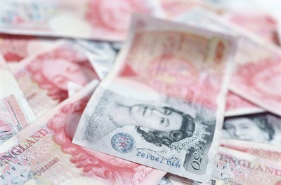 Госдолг Великобритании впервые в истории превысил отметку в триллион