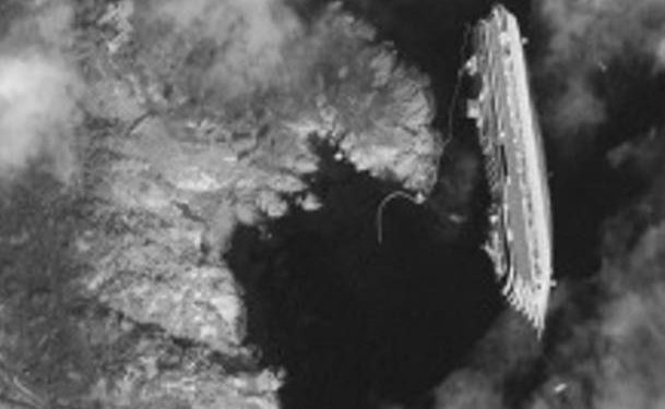 Фото Costa Concordia из космоса