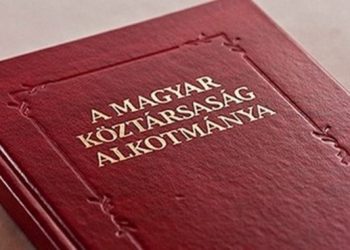 Новая конституция Венгрии вступила в силу, несмотря на протесты