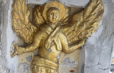 На стенах Лаврской колокольни нашли ангела