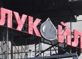 В 2011 году Лукойл сократил добычу нефти на 5,5%