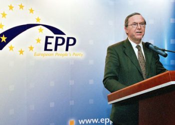 Лидер Европейской народной партии возмутился этапированию Тимошенко