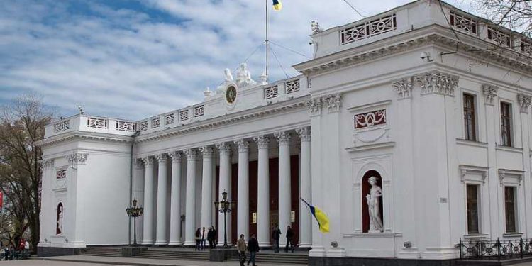 Одеські депутати не захотіли відмовлятися від курортів і дорогих подарунків