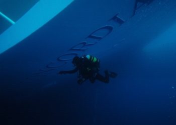 На Costa Concordia запустили подводного робота