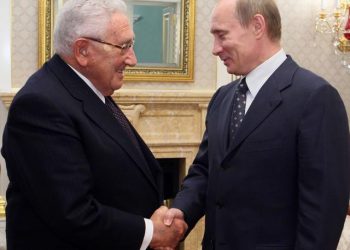 Путин обменялся любезностями с экс-госсекретарем США