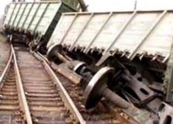 Повреждено 400 м железнодорожных путей