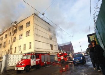 Из-за взрыва газа под Питером загорелись 7 домов