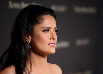 Президент Франции наградит Сальму Хайек почетным орденом