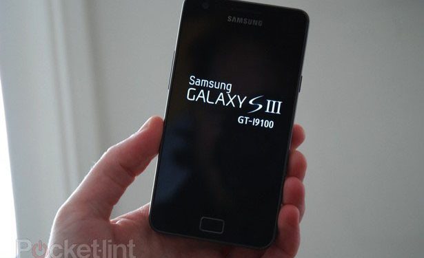 Сверхмощный Samsung Galaxy S III ожидается в Апреле