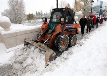 За неправильно припарковані автомобілі візьмуться евакуатори