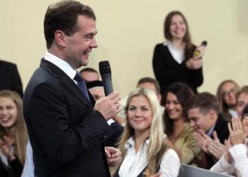 Дмитрий Медведев приехал в МГУ повидаться со студентами