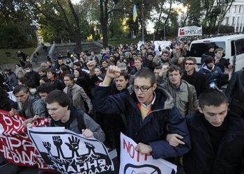 Киевские студенты штурмовали Верховную Раду