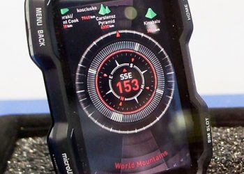 Броне-мобильник от Casio – давление в тонну не страшно