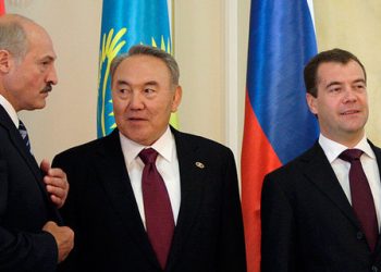 Украина хочет к России, Белоруссии и Казахстану