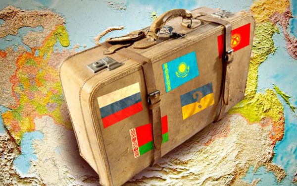 Азаров видит возможным вступление Украины в «Союз на троих»