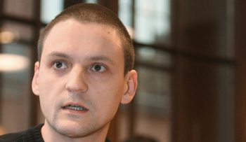 Оппозиционера Удальцова освободили