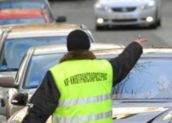 Украинские водители больше могут не платить деньги парковщикам