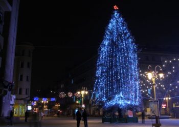В Івано-Франківську палала головна ялинка міста