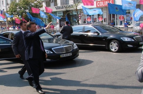 На техобслуговування автопарку Президента виділили майже 2 мільйони гривень