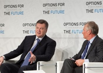 Янукович пообещал заняться статьями Тимошенко