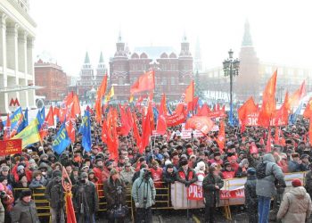 Г. Зюганов на Манежной площади: «Мы отправим в отставку вороватую власть!»