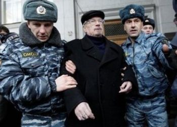 В Москве полиция задержала 16 протестующих возле здания Центризбиркома