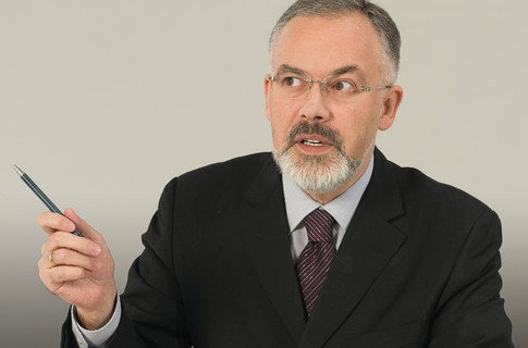 Оппозиция точит вилы на Табачника