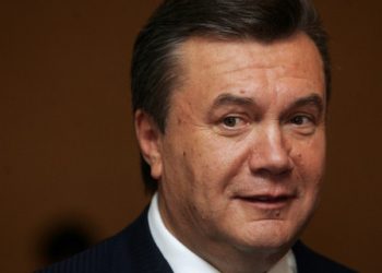 Янукович никак не нарадуется украинской ёлке в Ватикане