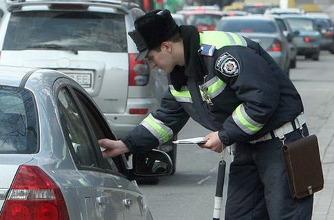 Гаишник выписывал штрафы на выдуманных нарушителей