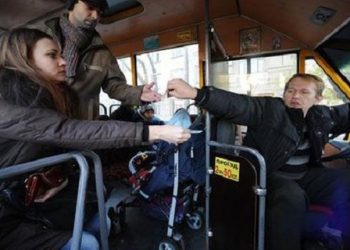 Водителям маршруток запретят брать деньги на ходу
