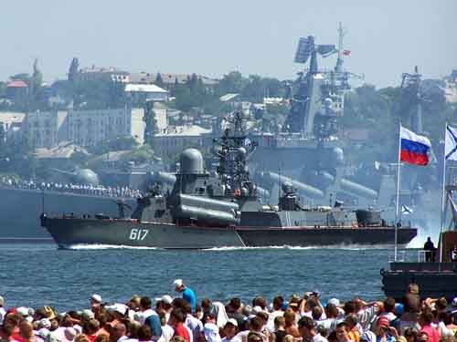 Черноморский флот РФ останется в Севастополе до 2042 года