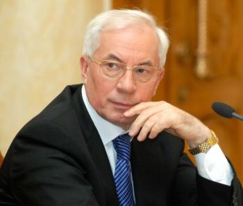 Азаров оправдывается насчет увольнения членов правительства