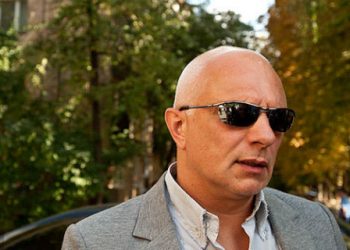 Муж Тимошенко говорит, что в Украине его ждет тюрьма