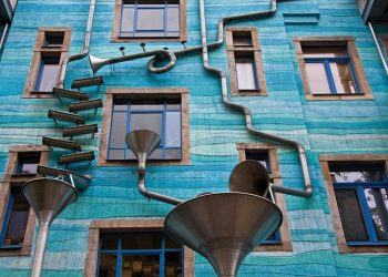 Kunsthofpassage Funnel Wall