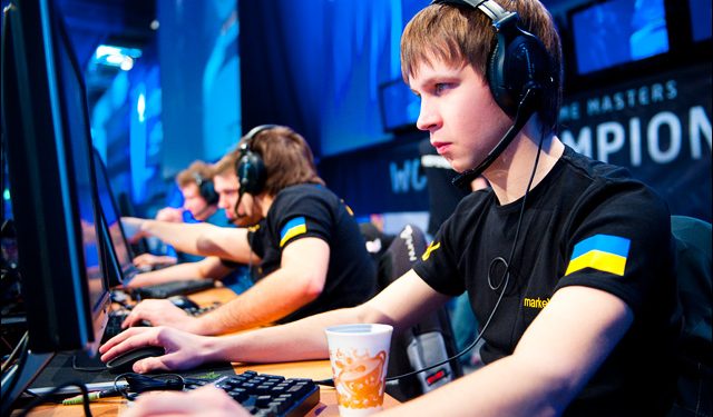 Na`Vi та KerchNet у чвертьфіналі Techlabs 2012