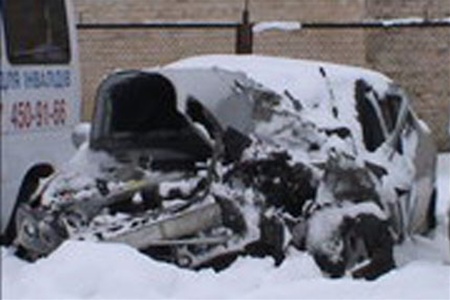Працівник СТО знову знищив чужий автомобіль