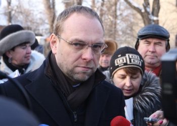Тимошенко еще не может передвигаться самостоятельно