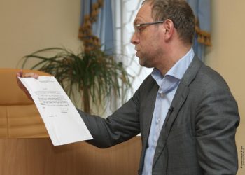 Власенко заставит понервничать Януковича и Фирташа