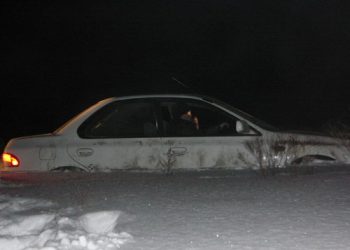 В Крыму в сугробах на трассе застряли 200 автомобилей